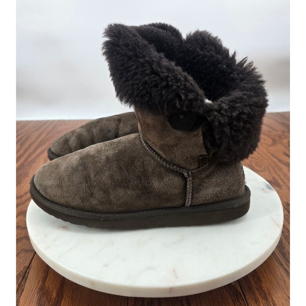 Ugg Bailey Button II In Chocolate Brown